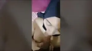 Di BJ Cewe Jilbab Hitam Sambil Cubit Putingnya