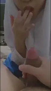 Di Sedot ABG Jilbab Putih Kacamata