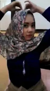 Ukhti Tante Hijab Cantik Pasrah Digenjot Kasur